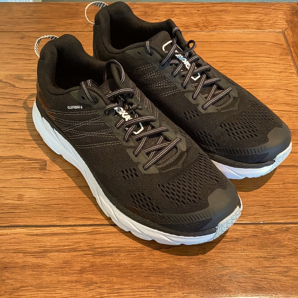 WOMENS Hoka One One Clifton 6 size 9 wide